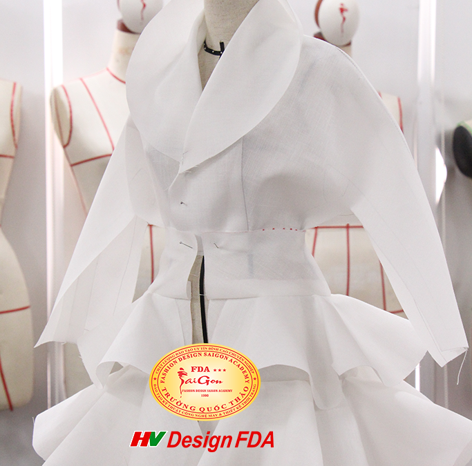 Fashion Draping Haute Couture Dior – Dựng mẫu trên mannequin 1/2